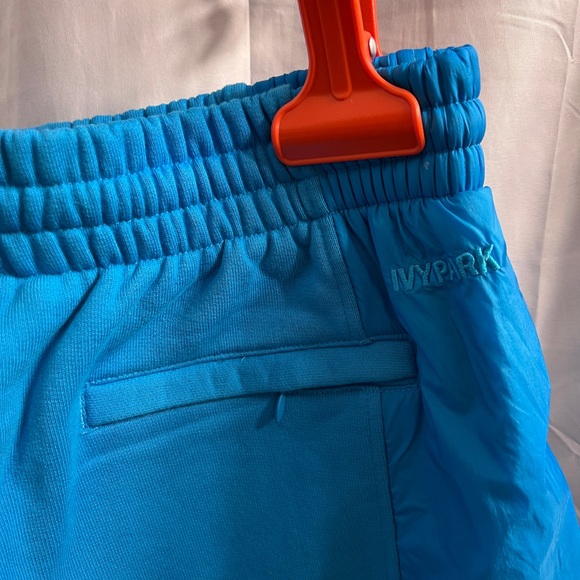 Excellent Condition IVY PARK x Adidas UNISEX Size M Cargo Style Short in BLUE - Picture 5 of 6